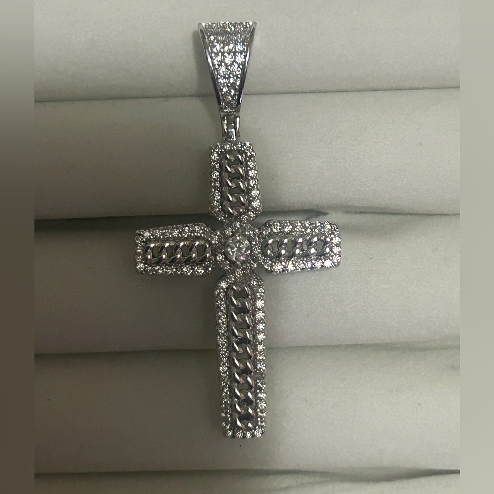 Cross pendant
